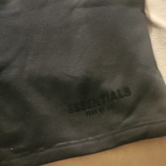 Essentials Black BNWT Large Mens Sweatshorts - Picture 3 of 6